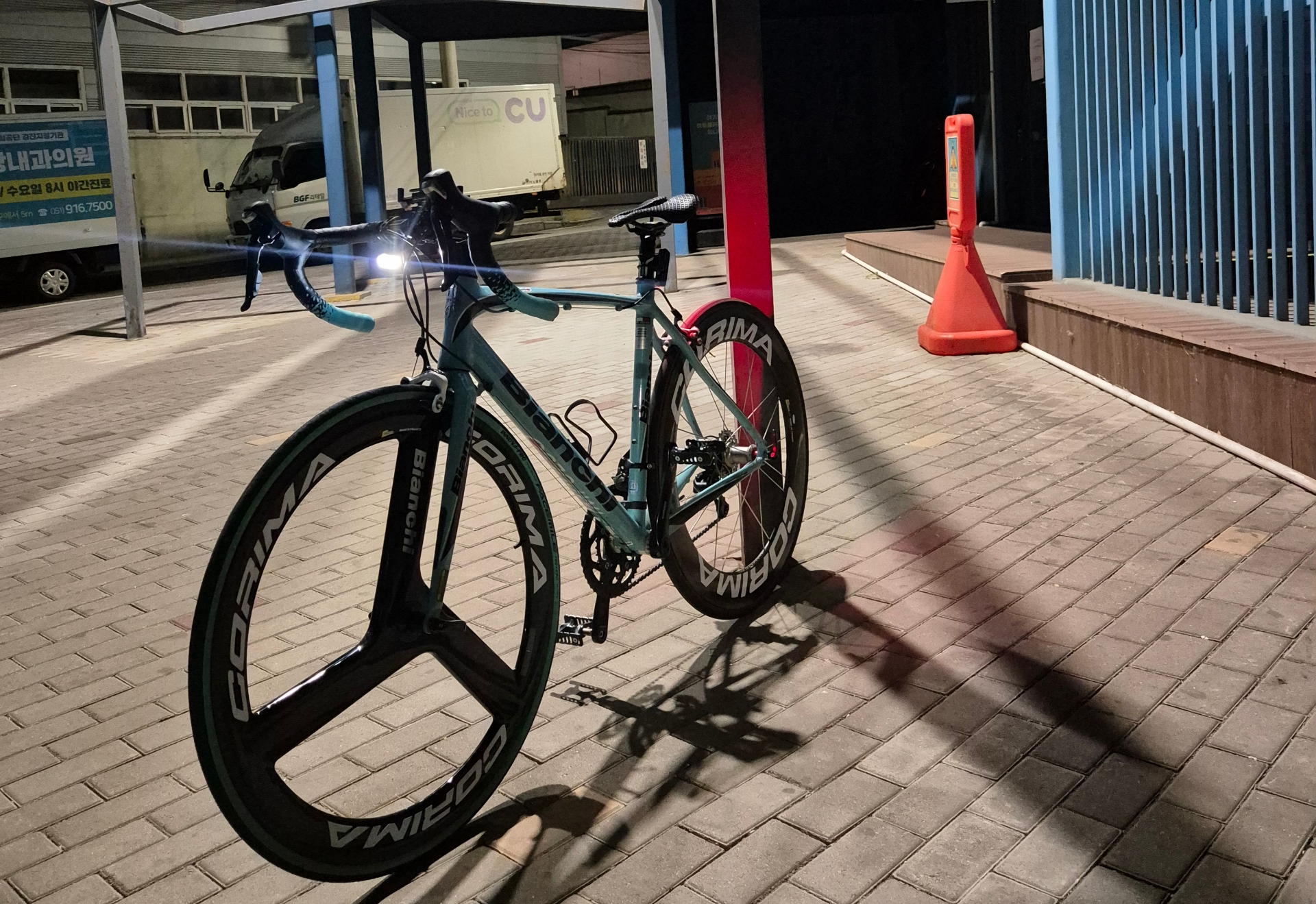 Bianchi 임풀소105 로드 자전거 셋업 사진 3