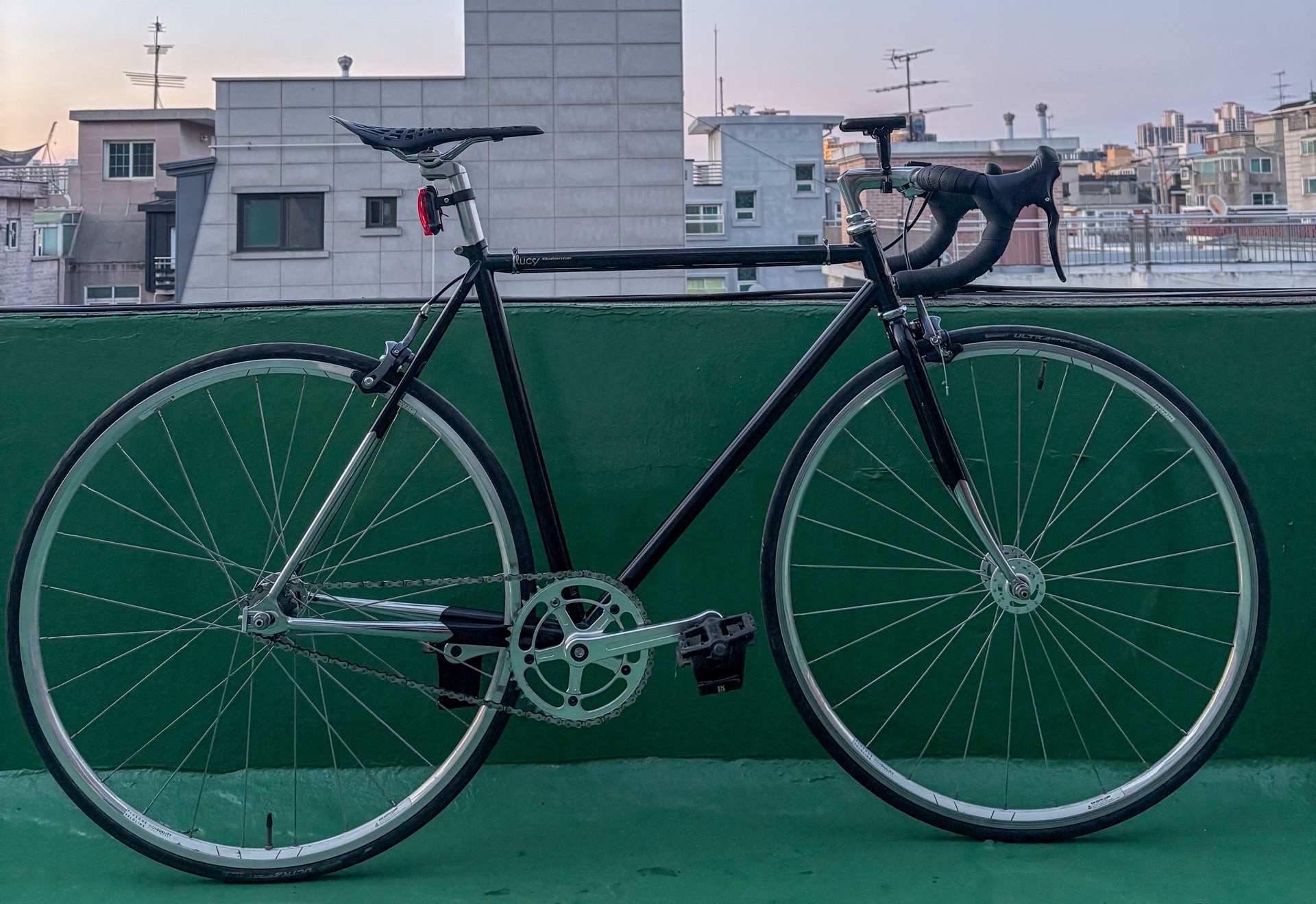 Veloline balance Lucy 픽시 자전거 셋업 사진 1