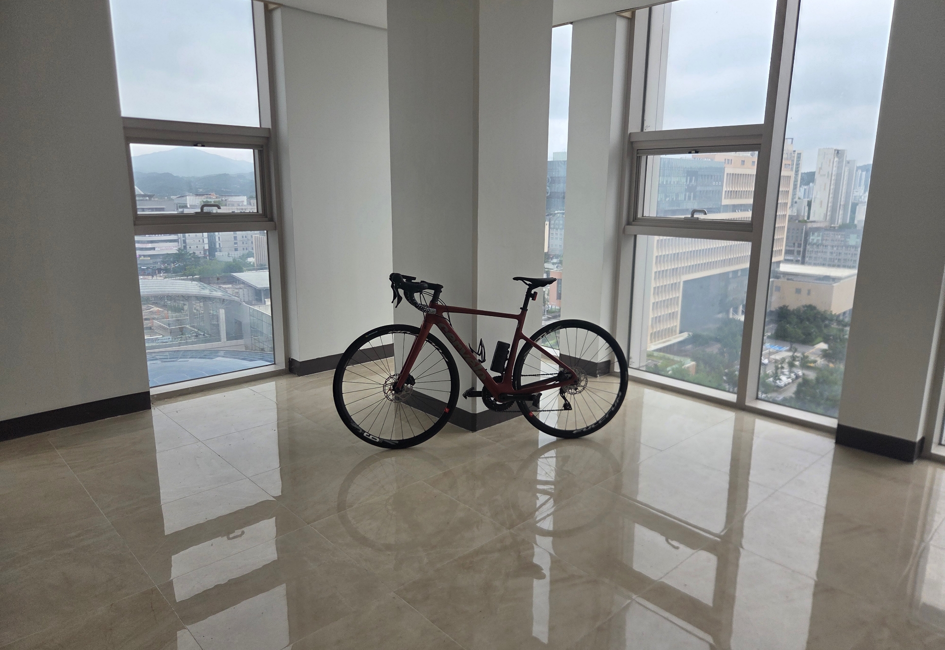 Cervélo 칼레도니아 로드 자전거 셋업 사진 4