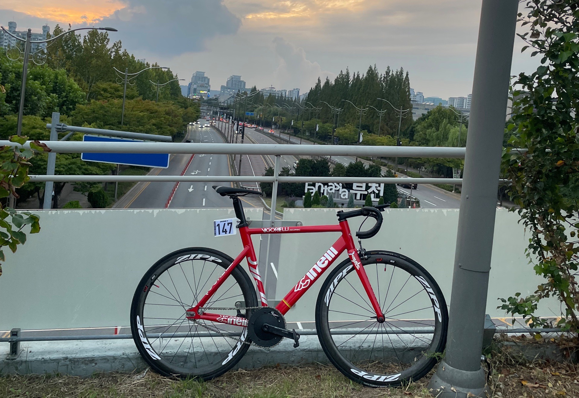 Cinelli 비고렐리 샤크 픽시 자전거 셋업 사진 4