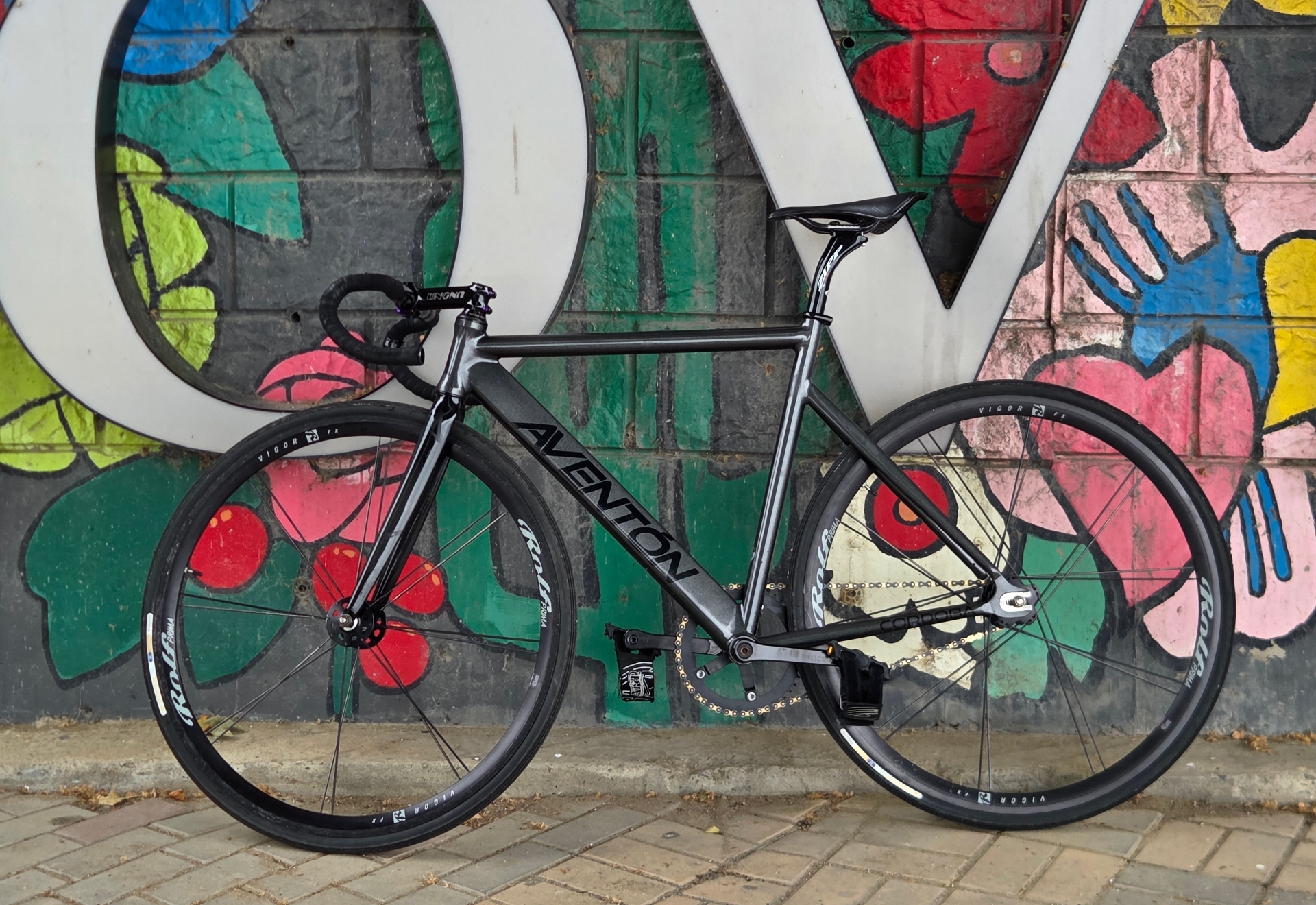 Aventon CORDOVA 픽시 자전거 셋업 사진 2