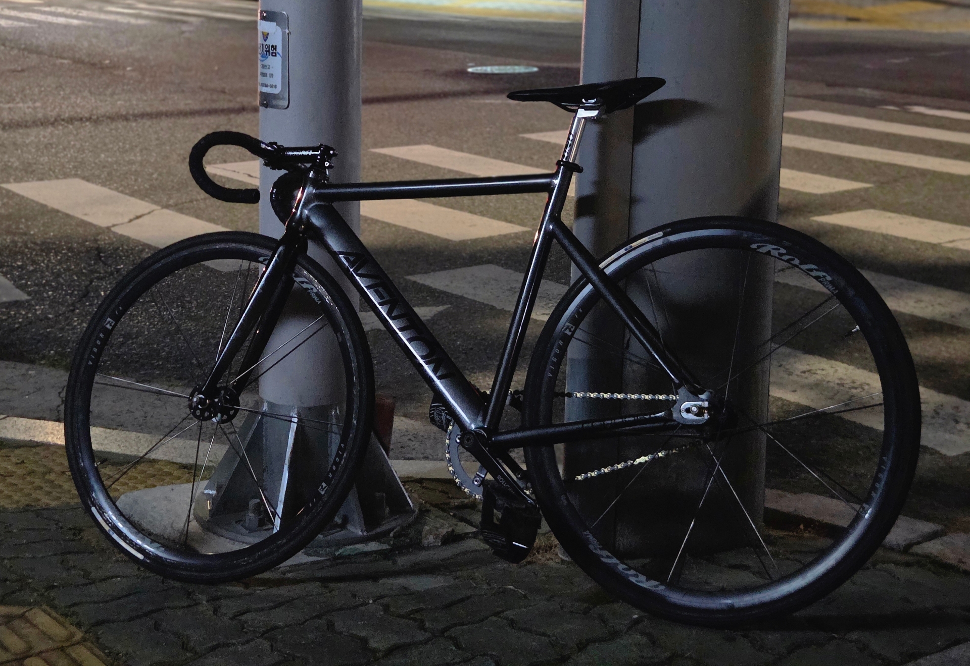 Aventon CORDOVA 픽시 자전거 셋업 사진 3