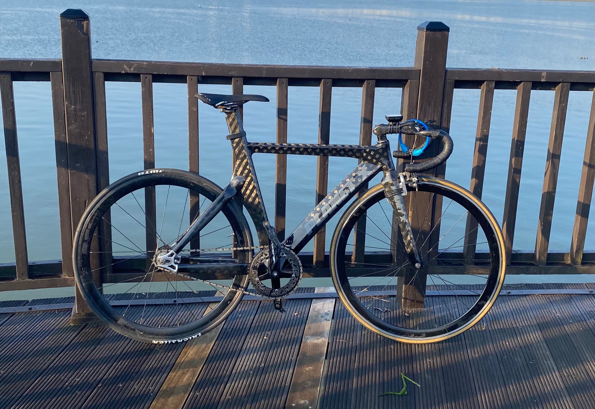 Planet X stealth pro carbon 픽시 자전거 셋업 사진