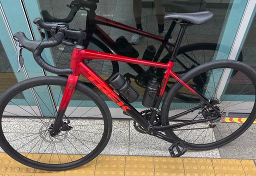 TREK 로드 자전거 사진